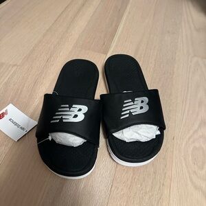 NWT New Balance Black Women 5.0 Sandals Slides $25
